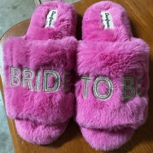 Dearfoams Bride to Be Fuzzy Pink Slippers